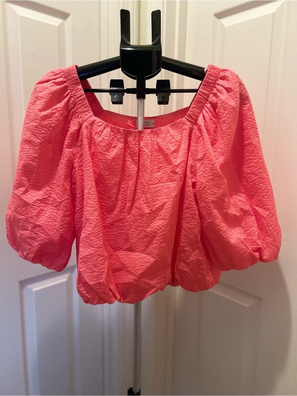 AYR Pink Textured Puff-Sleeve Crop Top